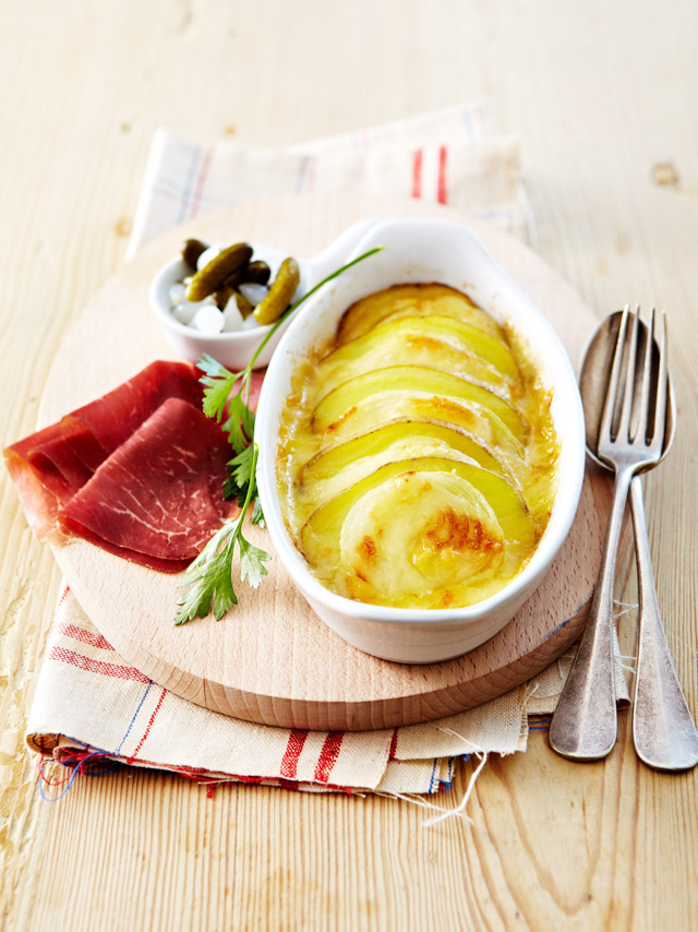 Tartiflette (Kartoffelauflauf) mit Vacherin Fribourgeois AOP und Bündnerfleisch