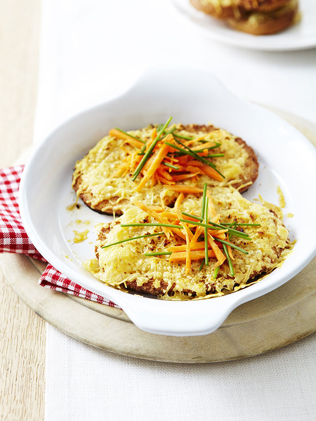 Croûtes gratinées au Gruyère AOP suisse, carottes râpées