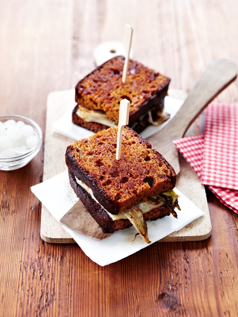 Käsetoast aus Lebkuchenbrot mit L’Etivaz AOP und Chicorée | Schweizer Käse