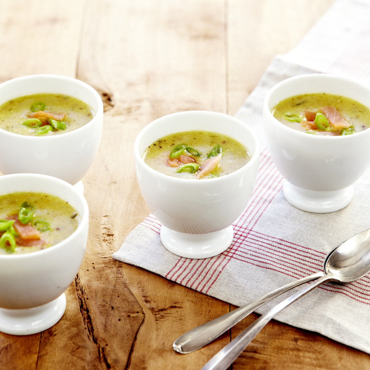 Senfsuppe mit Appenzeller® und Räucherlachs