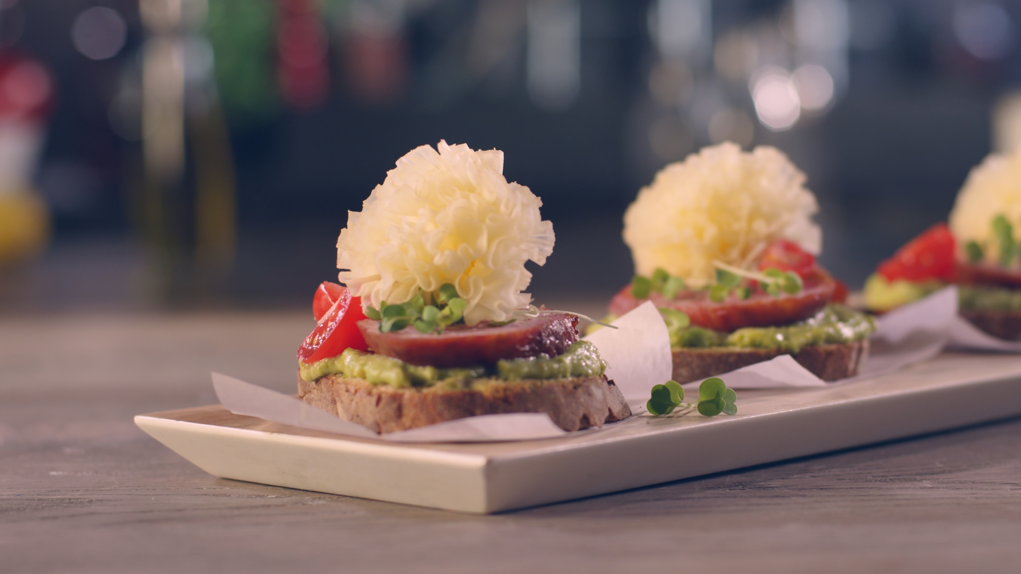 Rustikales Landbrot mit Tête de Moine AOP