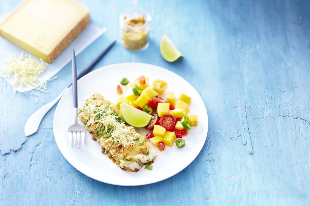 Filets de Flétan croustillants au Gruyère AOP Classic et leur salade de mangue