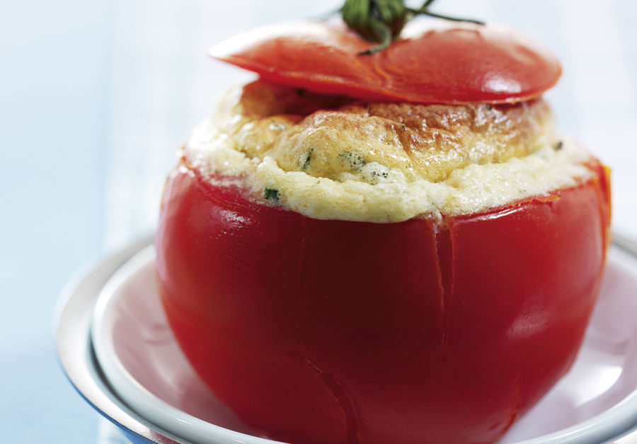 Tomaten mit Kräuter-Soufflé-Füllung