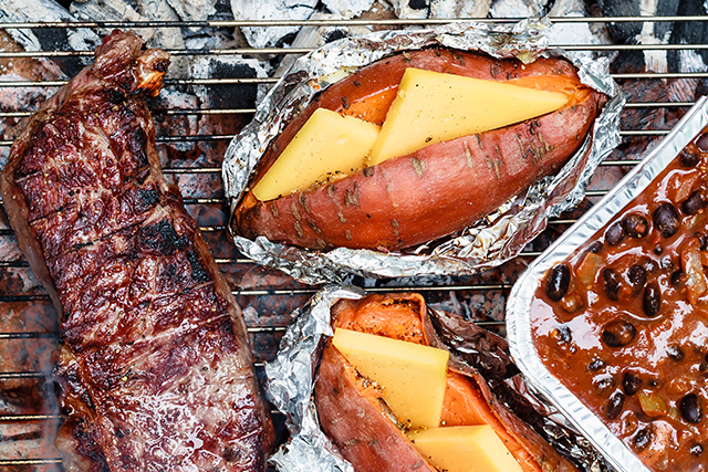 Steaks mit Süsskartoffeln, Bohnen und SWIZZROCKER®