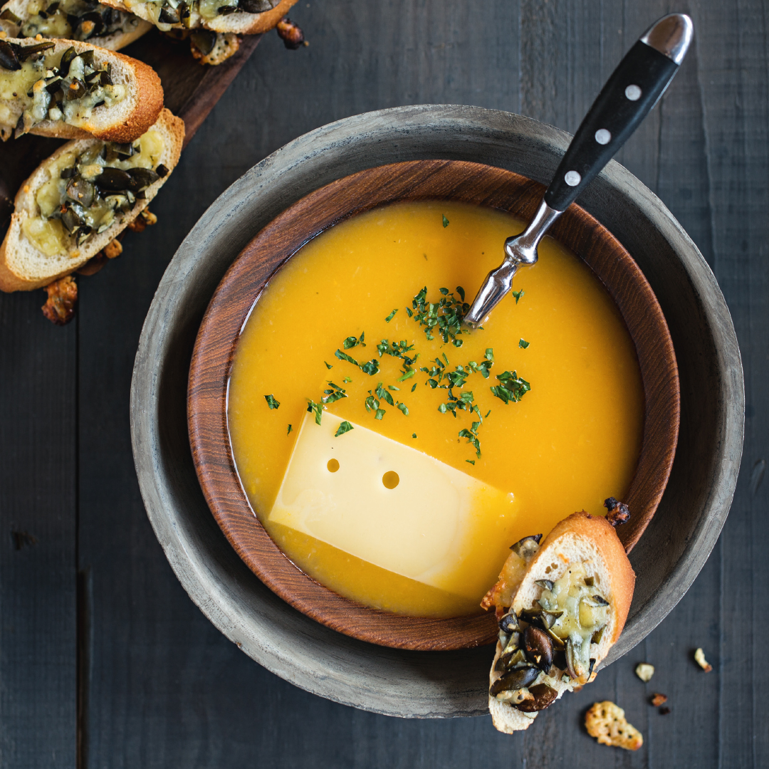 Thurgauer Kürbissuppe mit Tilsiter-Crostini