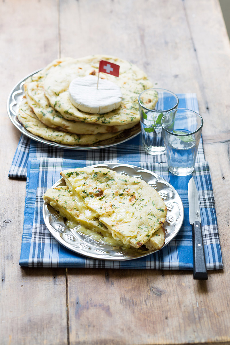 Cheese naans à la Tomme Vaudoise